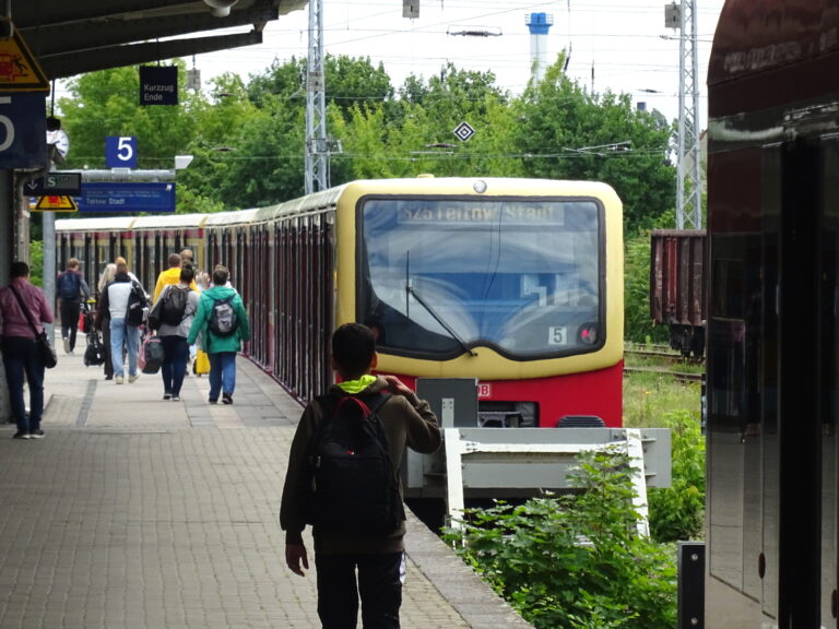 i2030-Infoveranstaltung zum Prignitz-Express - heute endet die S25 in Hennigsdorf, Foto: VBB