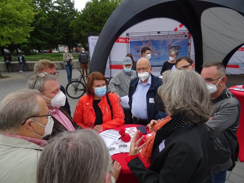 i2030 auf Bahnhofstour in Berlin-Spandau u.a. mit VBB-Geschäftsführerin Susanne Henckel, Minister Guido Beermann, Abteilungsleiter Hartmut Reupke, DB-Konzernbevollmächtigten Alexander Kaczmarek, Foto VBB