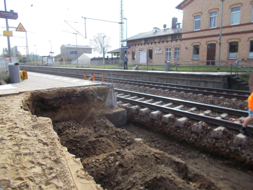 Bahnhof Briesen vor der Bahnsteigverlängerung, Foto: DB Station&Service