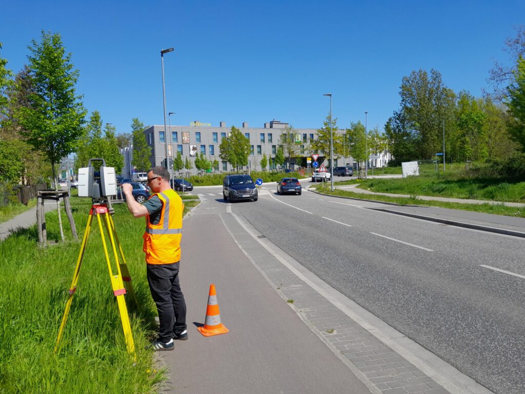 Vermessungen auf der Ausbaustrecke S25 Süd, Foto DB Netz AG