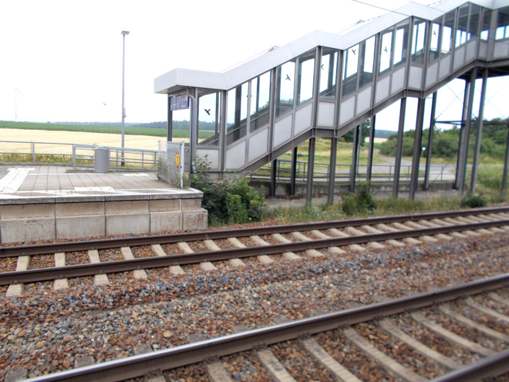 Bahnhof Pillgram Bahnsteig 2 Richtung Berlin vor der östlichen Bahnsteigverlängerung, Foto: DB Station&Service